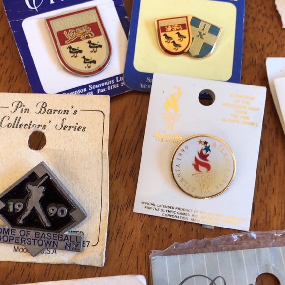 30 Collectable Pin Backs/ Badges - Picture 7 of 16